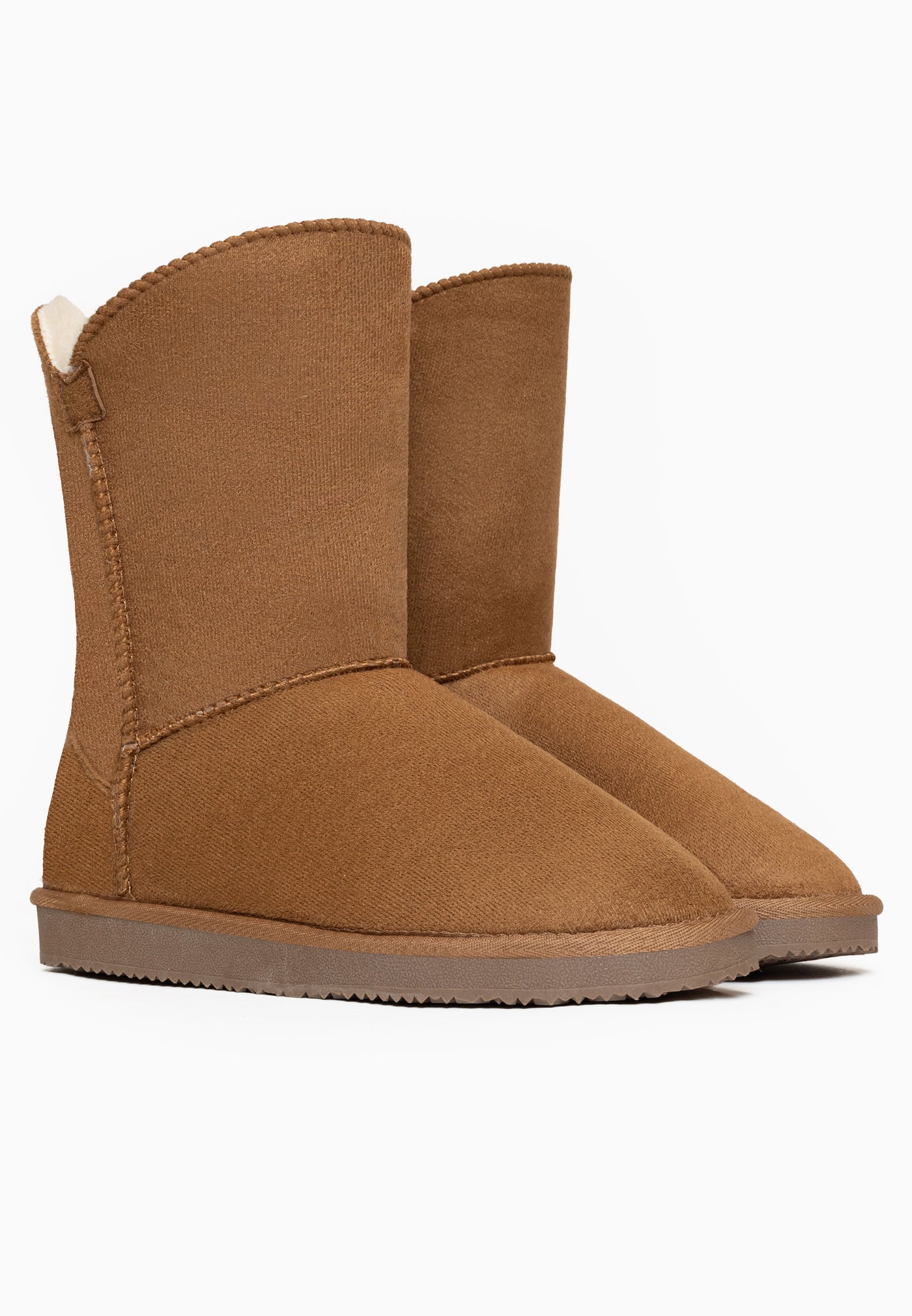 Paire de bottines fourrées Ocean camel de trois-quarts, doublure crème au bord du col