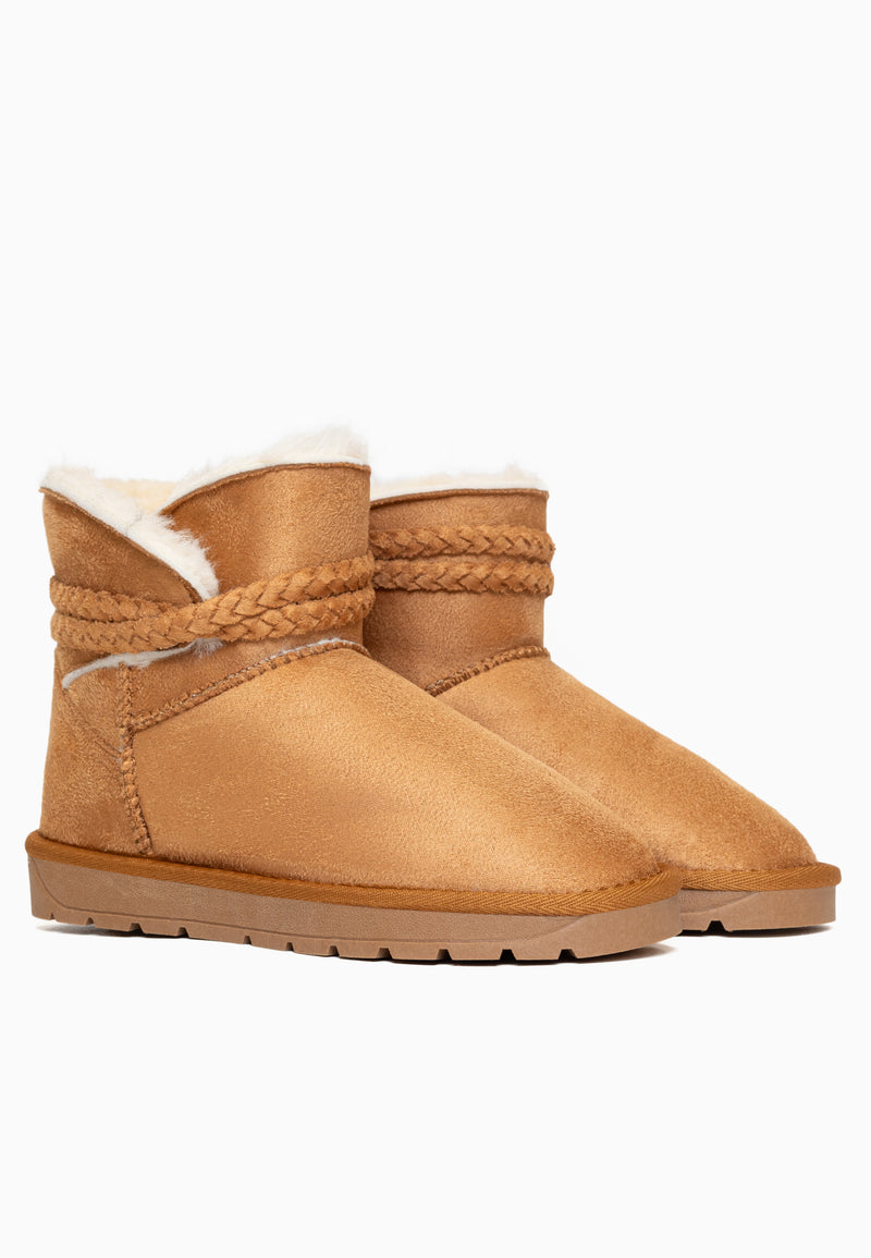 Paire de bottines fourrées Mergie camel vue de trois-quarts, tresses et col crème